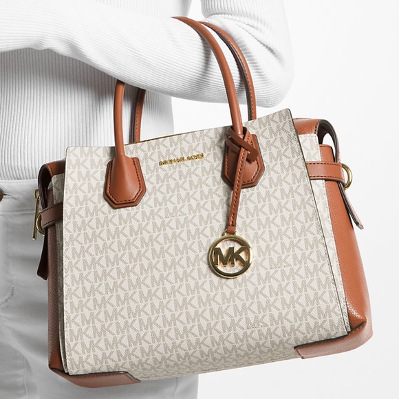MICHAEL KORS
Mercer Medium Logo and Leather Belted Satchel Crossbody
Vanilla
NWT - Picture 6 of 16